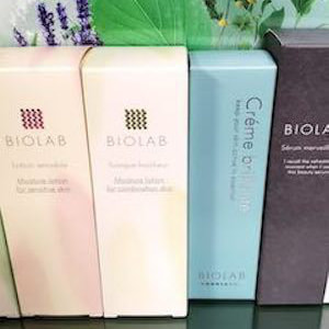 みなみの香草屋店内化粧品